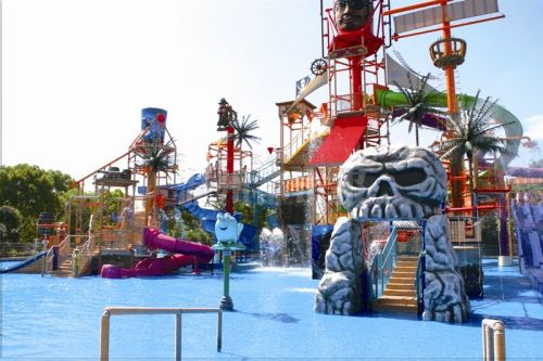 天目湖水世界: 在山林间戏水玩耍