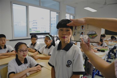 温州第19中禁止女生留侧刘海 学生吐槽不符合个性