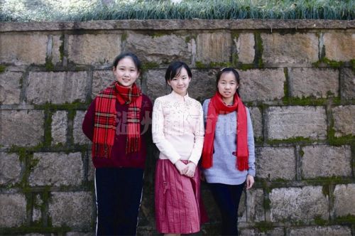 从左至右为黄君婷,吴丹,陈凯敏   邹敬攀 摄