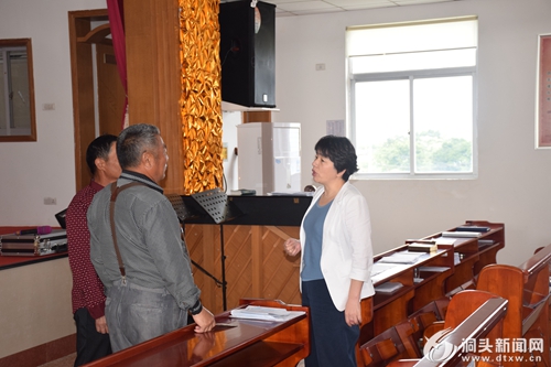 刘素婷了解宗教场所安全责任落实情况.