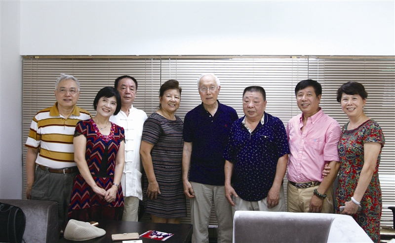 找到了郑氏兄弟接过37年前的家书和阔别68年的亲人团聚