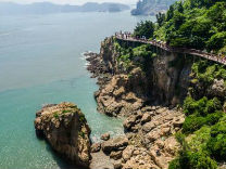 百岛海岸线美如画 一线巡滩人立大功