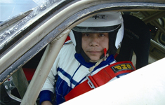 “没有翻过车,都不好意思说自己是赛车手”