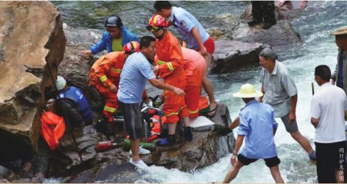 台州旅友永嘉突遇泥石流 温州人上演接力救援