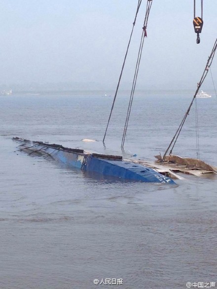 "东方之星"遇难人数升至432人