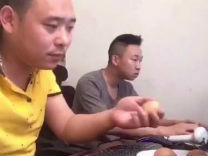 【看看爽】学别人鸡蛋砸头,下一秒就满脸花开