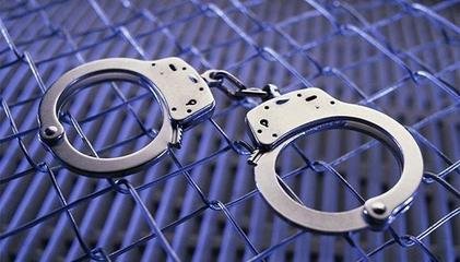 “以药串药”骗取医保统筹基金 当事药店老板一审获刑四年半