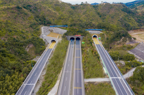 我市首條雙向八車道,改擴建高速公路甬臺溫高速複線南塘至黃華段全線