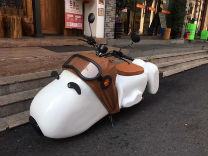 史努比”现身时代广场? 原是一辆来路不明的超标电动车