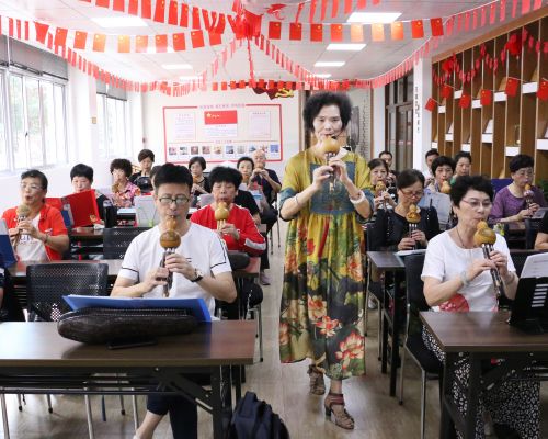 中老年人的文化盛宴：才艺培训为何受到青睐？