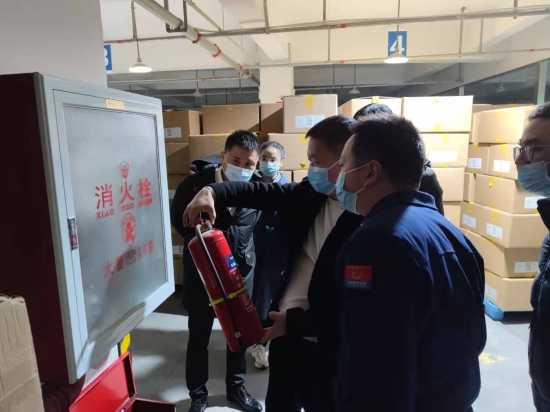 瓯海区区委常委林照光率队督查娄桥街道工业园区企业疫情防控和生产