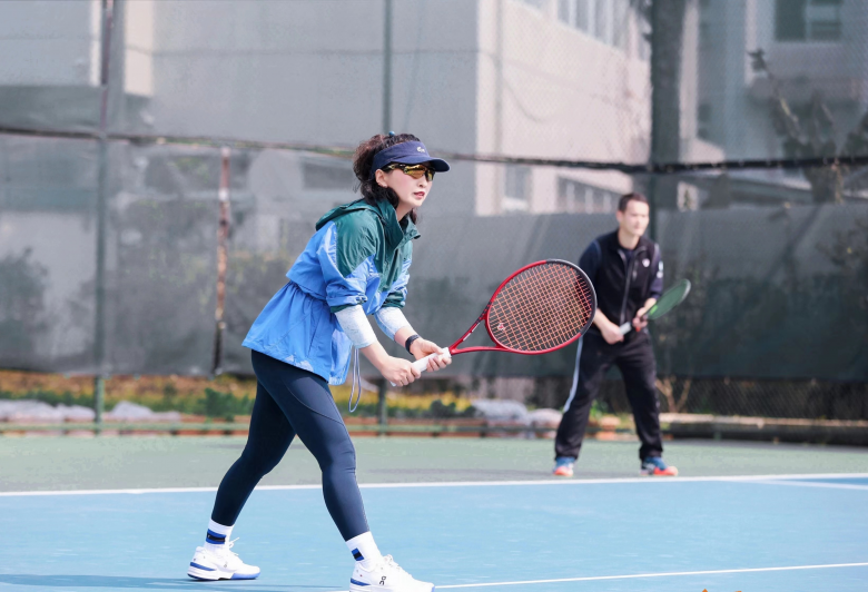 2025全球网球联赛赛程_ATP/WTA积分排名+比赛直播全覆盖27名员工人均月加班149小时当当网旗下公司因员工超长加班被罚；理想内部会曝光：重启人形机器人；苹果发布第二代AirTag