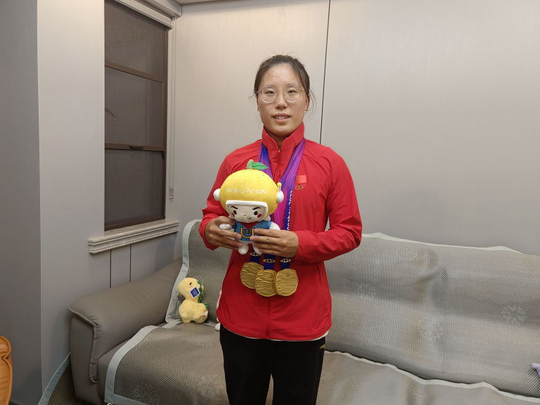 摄于朱笑丽家中.jpg