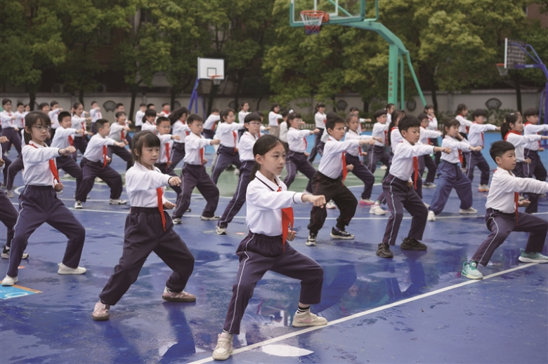 4一小武术活动3_b.jpg