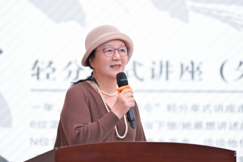 “温州女人”朱锦绣回乡分享她向往的“纯真年代”-华闻时空