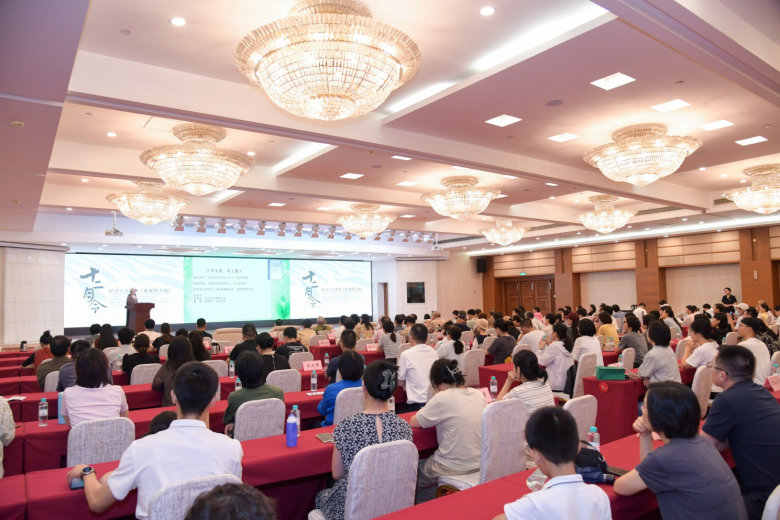 图片[2]-“温州女人”朱锦绣回乡分享她向往的“纯真年代”-华闻时空